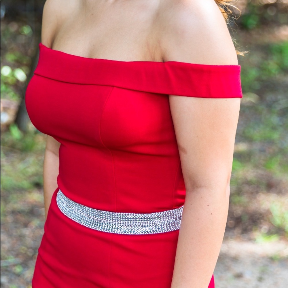Red prom dress - Picture 1 of 8